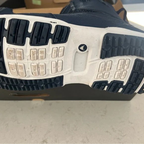 Burton Navy Snowboarding Boots - Picture 6 of 8